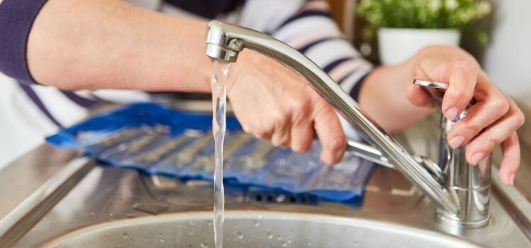 How to Remove a Delta Kitchen Faucet Spout